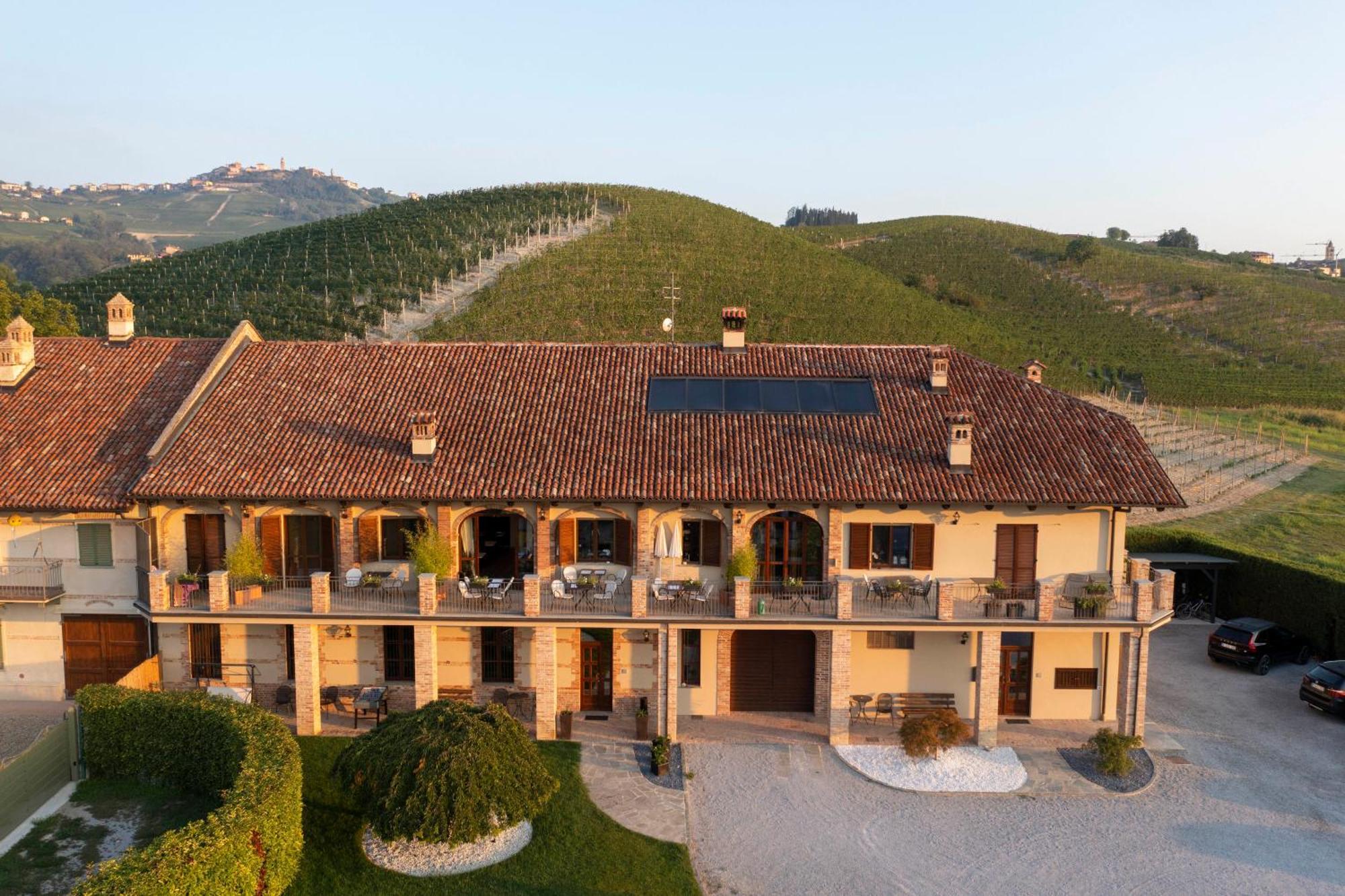 Cascina Rocca Agriturismo B&B La Morra Ngoại thất bức ảnh